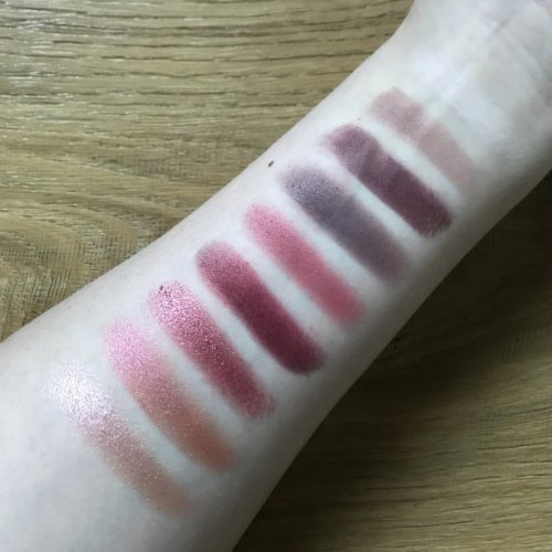 Huda Beauty Mauve Obsessions Palette swatches